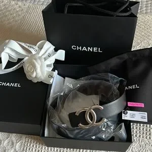 NEW Chanel Classic CC Belt Reversible Black/Burgundy 85/34 71410 auth CHANEL burgundy & black leather 2020 REVERSIBLE  main image 3